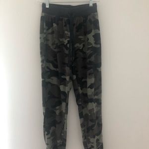 Camouflage joggers